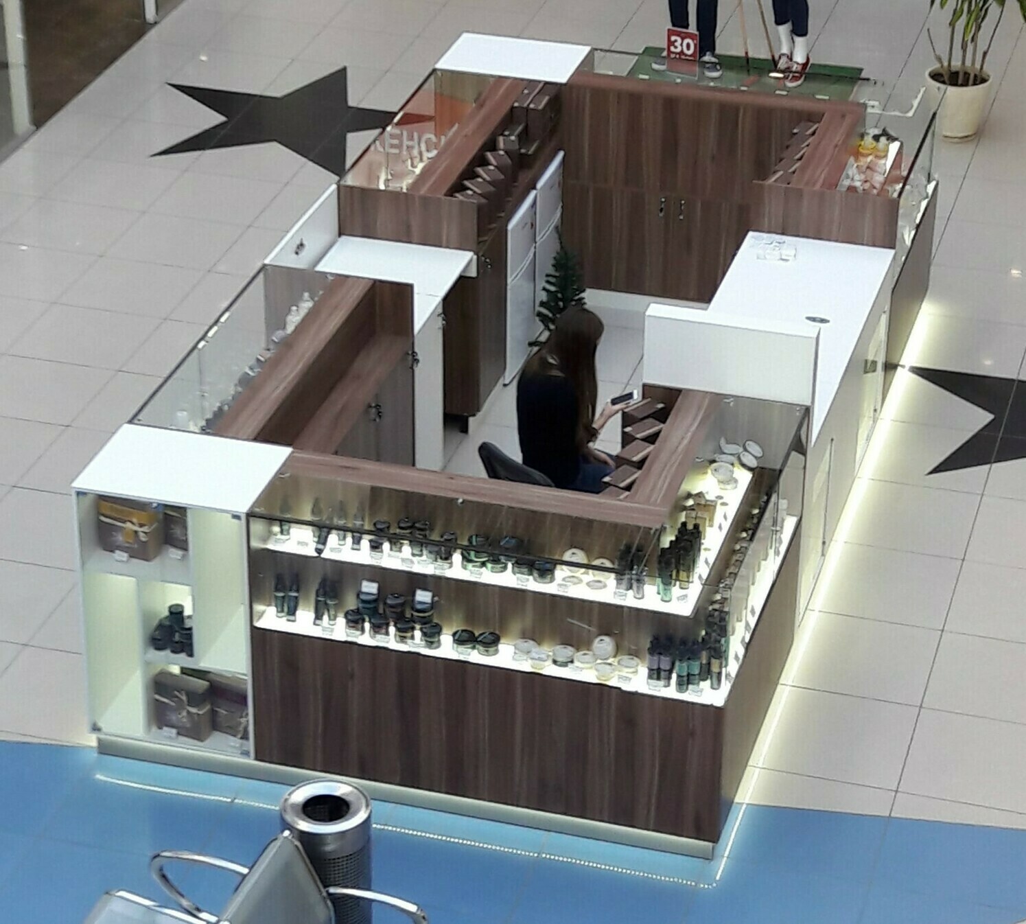 торговый остров в магазине